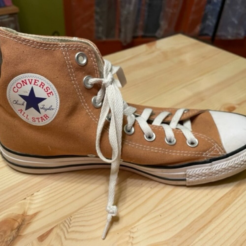 Rare color yellow-gold Converse All Star Hightop sneakers 8 Mens, 10 Womens, new